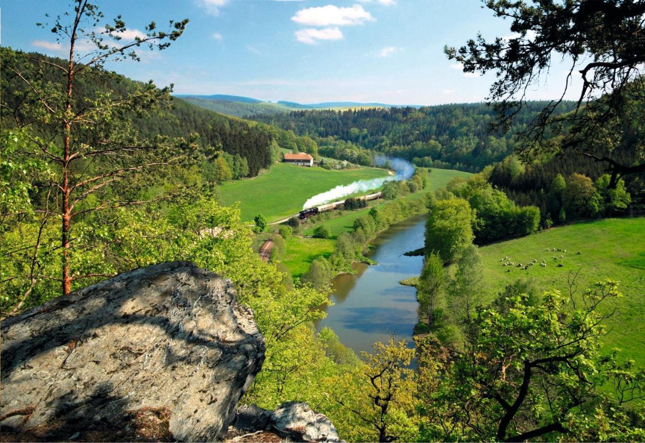 Ok Ferien - Altes Bahnhaus Apartment Muldenhammer Bagian luar foto